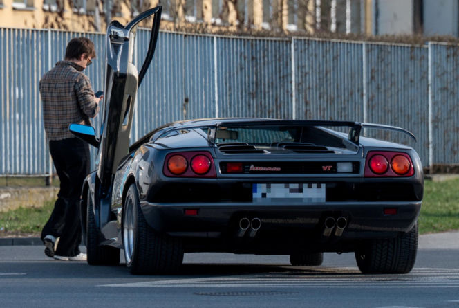 Maciej musiał przeżywa tortury w Lamborghini