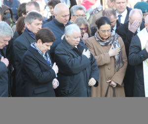 Apel Pamięci przed Pałacem Prezydenckim