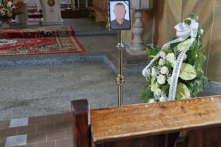 Twardego chłopa zabił szerszeń