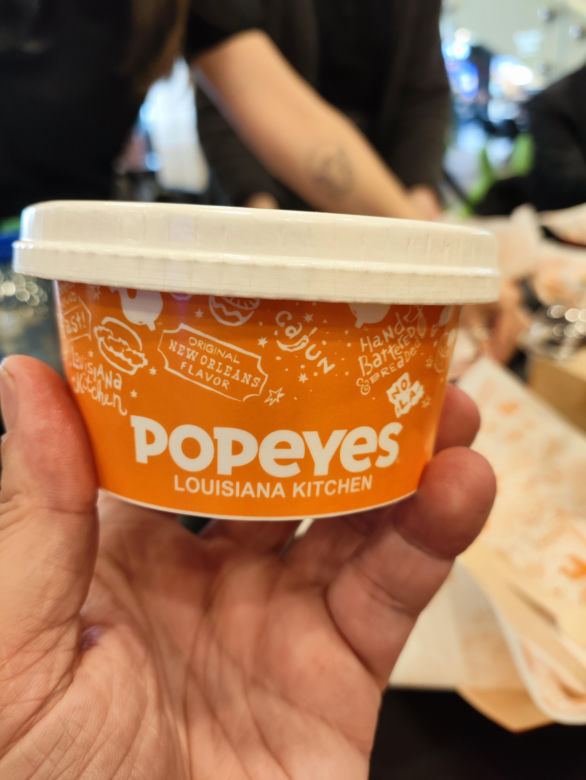 Otwarcie Popeyes w Galerii Katowickiej. Tak restauracja wygląda od środka