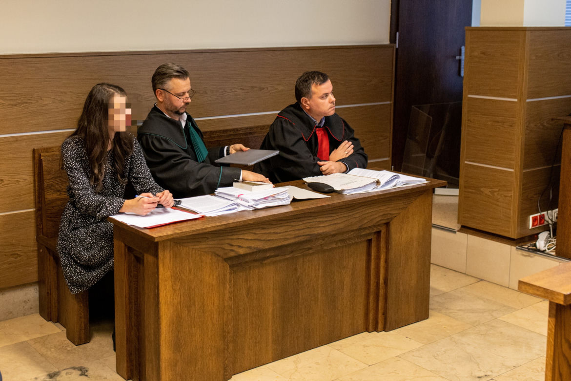 Ciężarna Gosia i 3-letnia Laura zginęły przy drodze. Mąż i ojciec zalewa się łzami. "Zabił, bo chciał ratować samochód" 