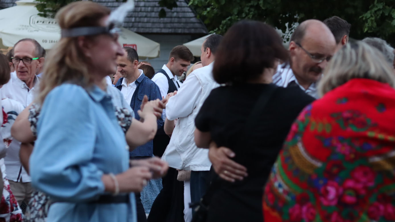 Wszyscy ruszyli do zabawy! Tak wyglądała potańcówka w lubelskim skansenie!
