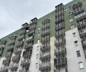 Krzywe balkony przy ul. G. Zapolskiej 42 w Krakowie