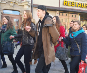Polonez dla Fredry z prowadzącymi popołudniowy program w Radiu ESKA