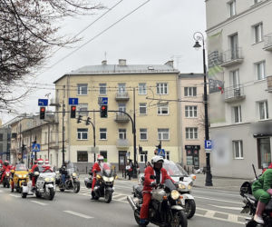 Mikołaje za kierownicą opanowali Lublin. Wyjątkowa akcja dla dzieci ze szpitala