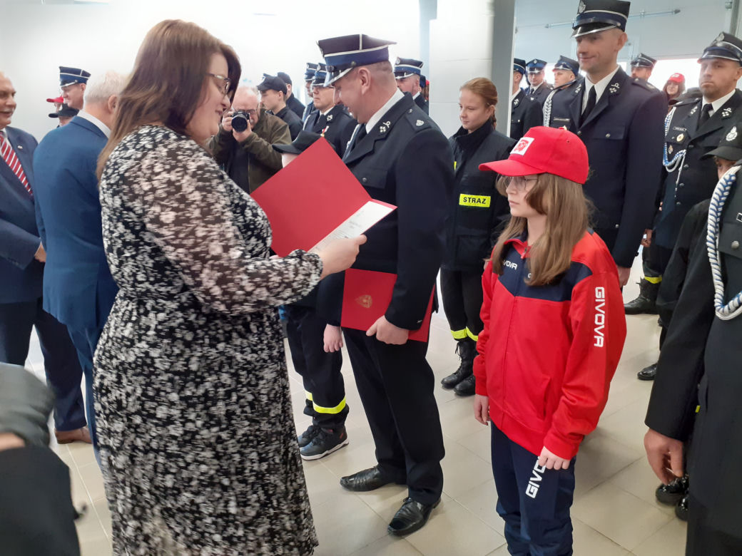 Przekazanie promes dla młodzieżowych drużyn strażaków ochotników w KM PSP w Siedlcach