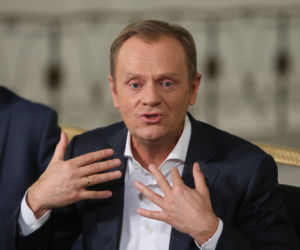 Tak zmieniła się twarz Donalda Tuska, odkąd wyjechał z Polski.