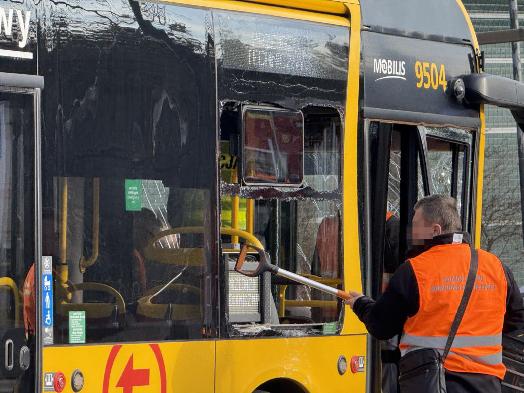 Zderzenie autobusu miejskiego