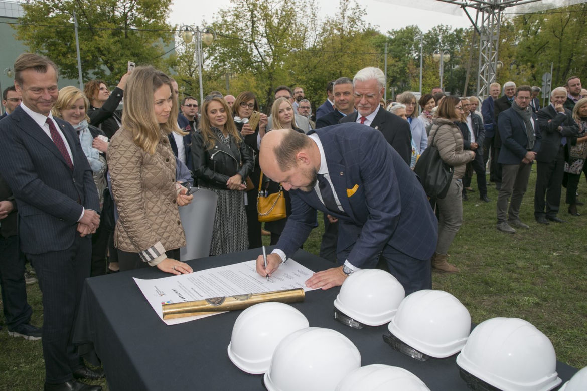 Inauguracja budowy domu McDonalda