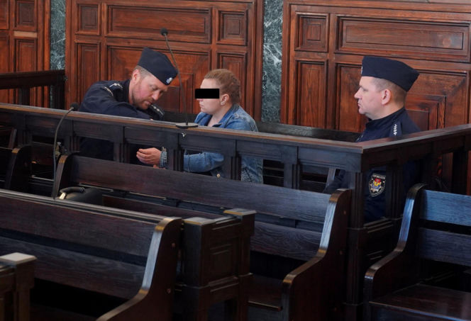 Wyrodna matka omal nie zagłodziła syna na śmierć. 13-letni Kacperek ważył tylko 9,8 kg!