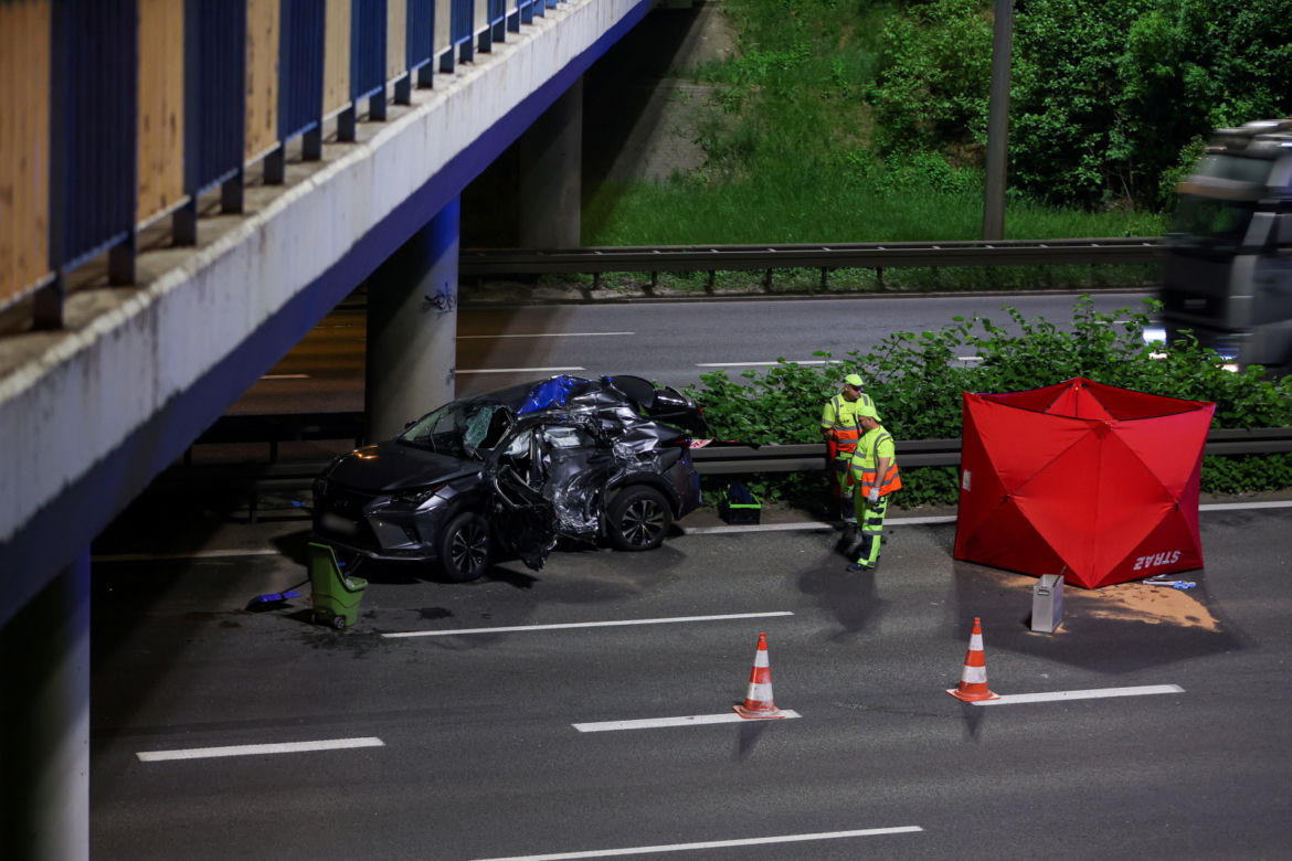 Tragiczny wypadek na autostradzie A4 w Katowicach. Zginął kierowca lexusa