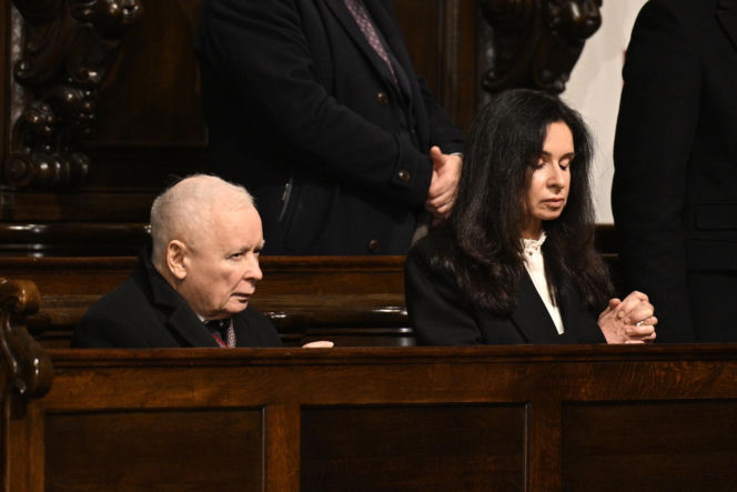 Msza za ofiary Smoleńska w Archikatedrze. Obecni Nawrocki i Kaczyńska