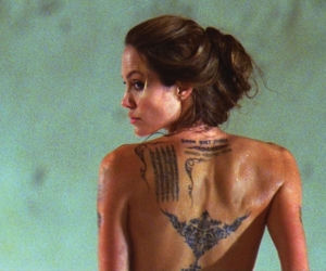  Angelina Jolie kończy 39 lat! Jak się zmieniała?
