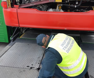 Prawie połowa skontrolowanych autobusów miejskich we Wrocławiu z poważnymi usterkami