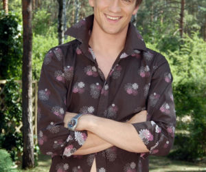 Michał Czernecki z różowym irokezem! Tak aktor wyglądał 20 lat temu