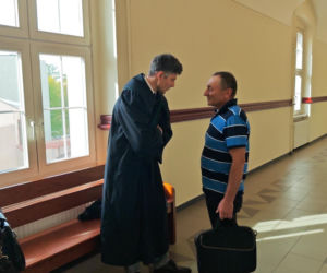 Orał asfalt, dziś zajął się nim sąd