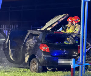 Groźny wypadek w Warszawie. Autem wjechał w stację paliw