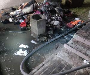 Ciechanów. Dwie osoby nie żyją, 17-latek poparzony! Koszmarny pożar mieszkania przy Komunalnej [ZDJĘCIA]