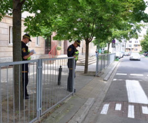 Trwają kontrole strażników miejskich przy warszawskich szkołach