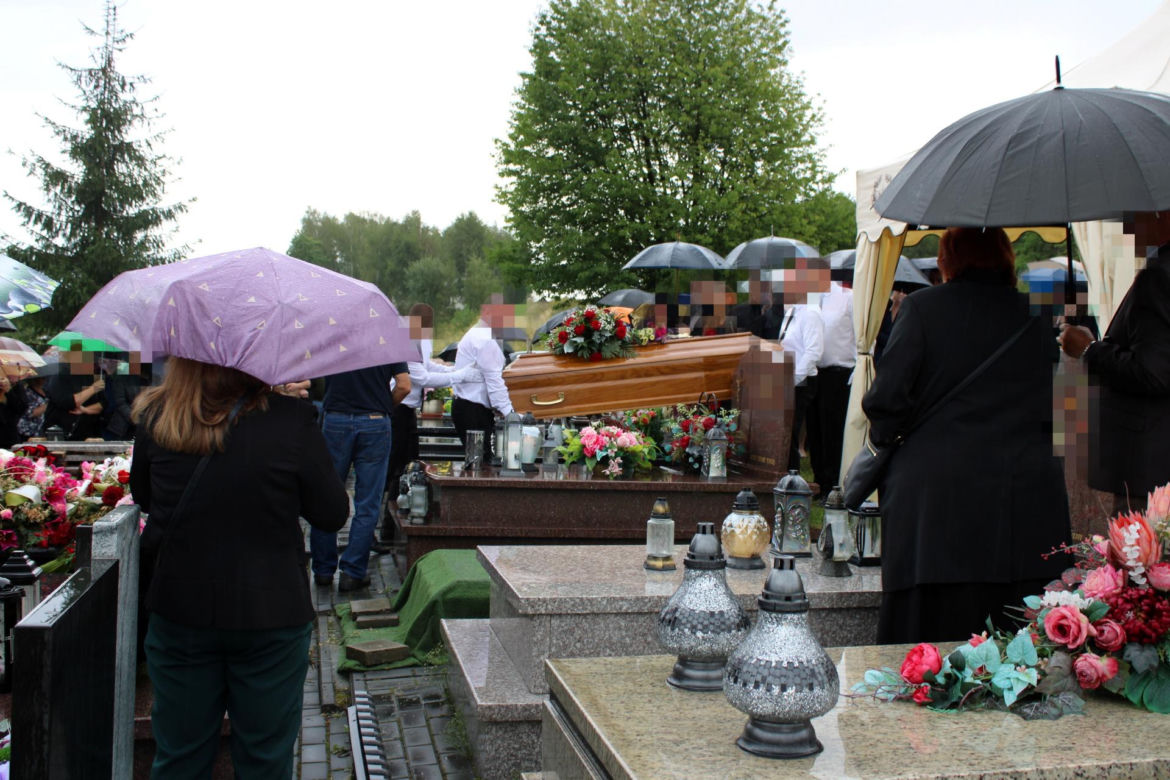 Niebo zapłakało nad Reginą Ż. Wzruszający pogrzeb ofiary tragedii na Węgrzech