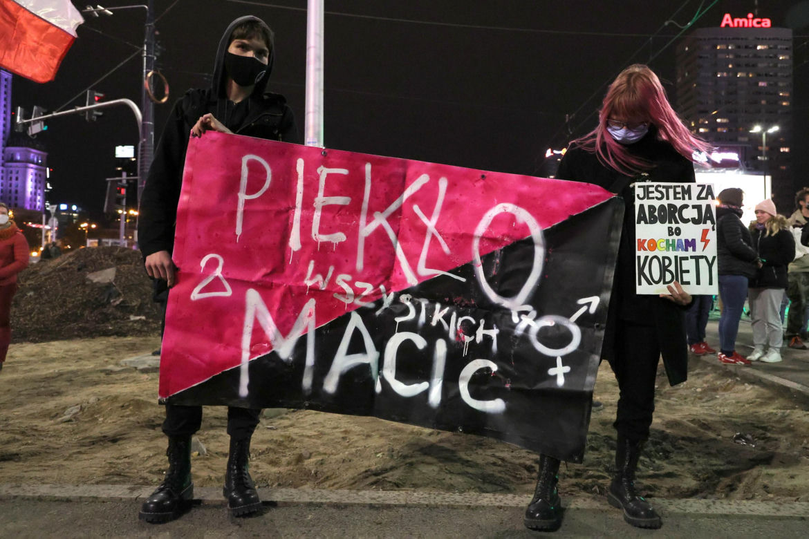 Marsze w całej Polsce! Kobiety żądają legalnej aborcji. „To nie jest koniec walki”