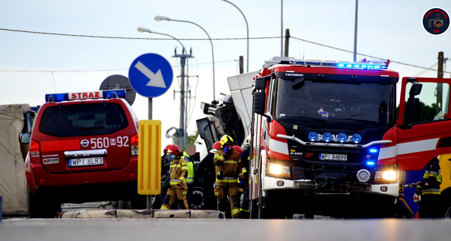 Potworny wypadek ciężarówek pod Górą Kalwarią! 