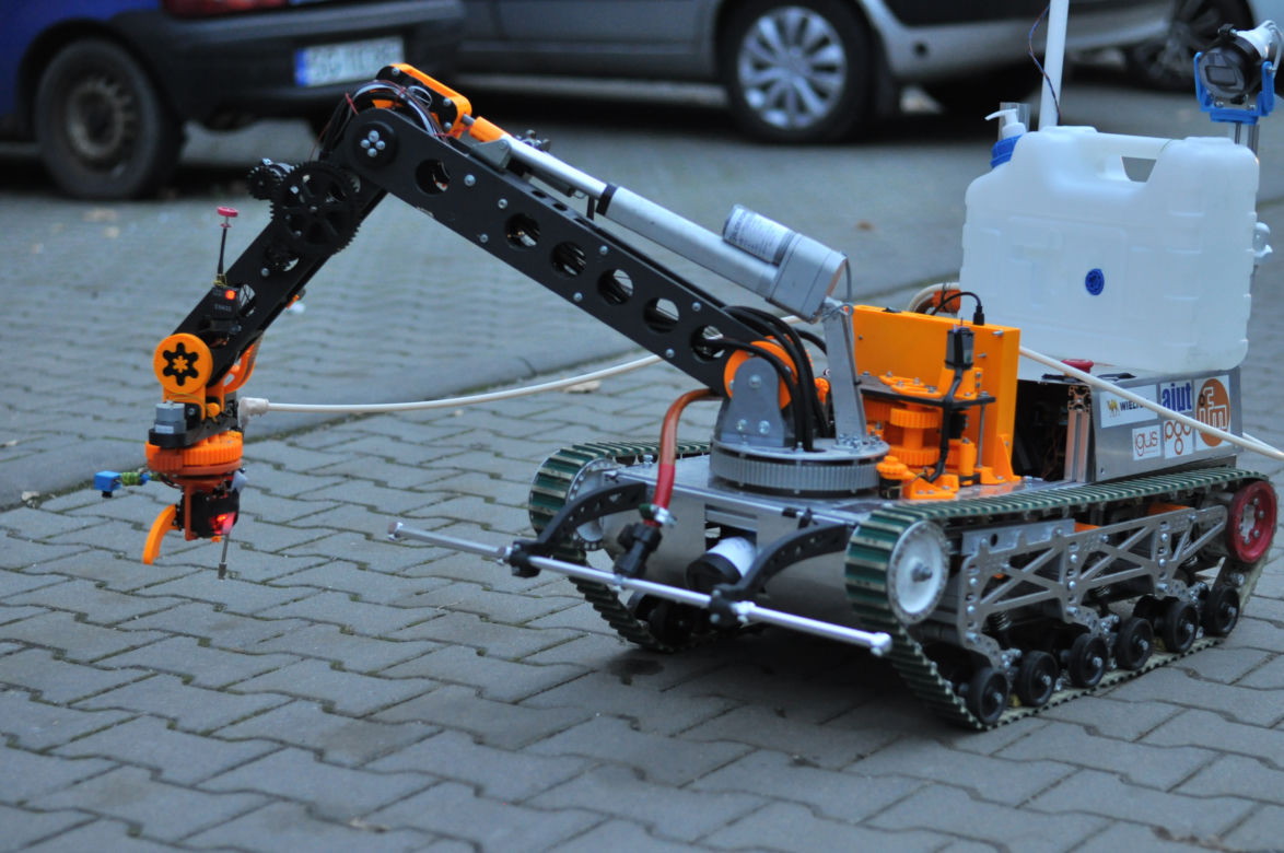 Rewolucja! Roboty staną ramię w ramię z ludźmi. Mają pomóc w walce z koronawirusem