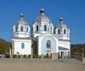 To jedna z najpiękniejszych wsi w województwie małopolskim. Kiedyś była częścią popularnego uzdrowiska