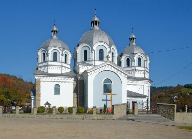 To jedna z najpiękniejszych wsi w województwie małopolskim. Kiedyś była częścią popularnego uzdrowiska