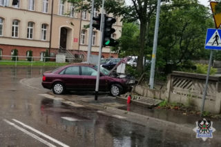 Wałbrzych. 13-latek ukradł samochód sąsiadce i źle skończył