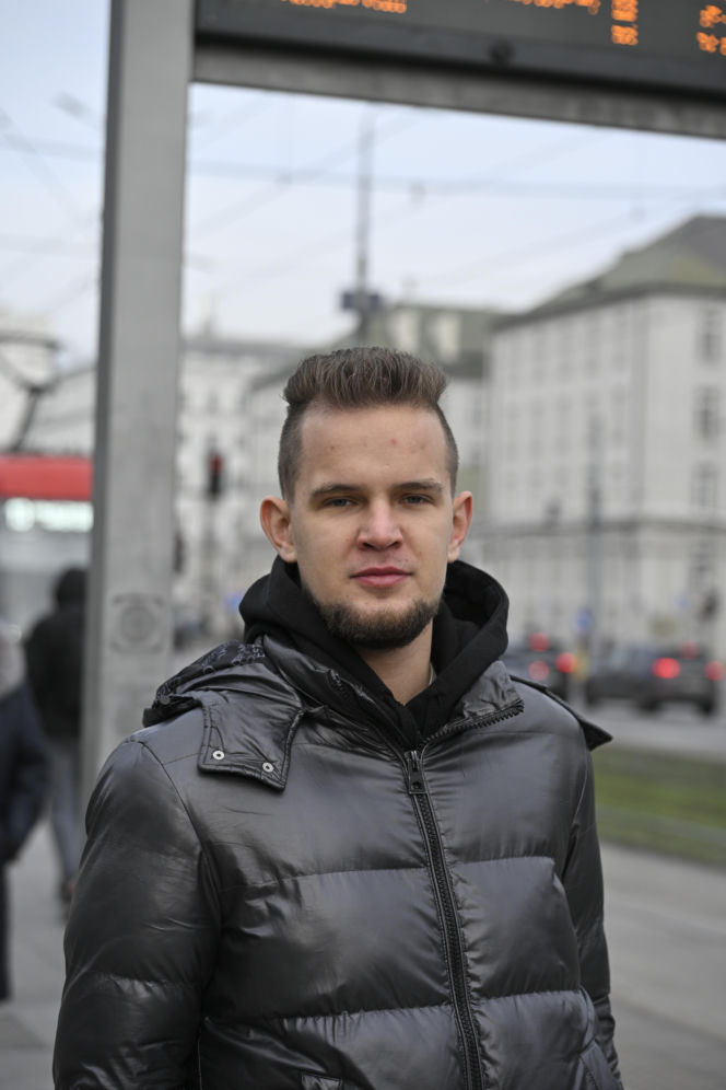 Koniec ze spaniem na siedzeniach w komunikacji miejskiej. Radni przegłosowali uchwałę