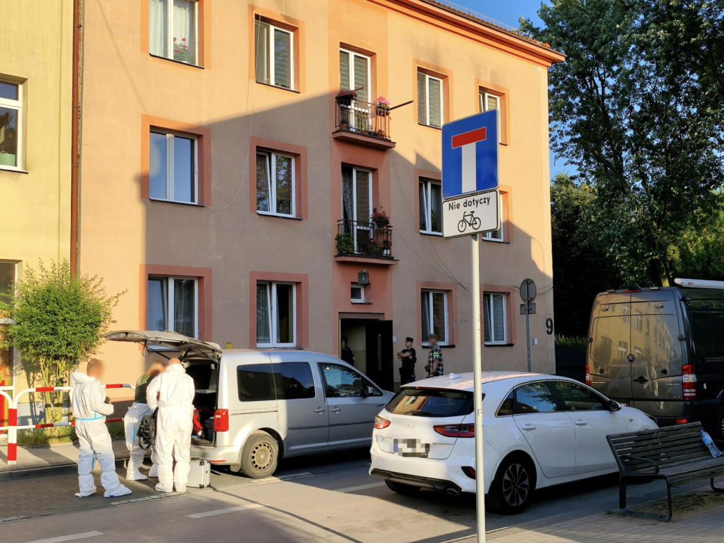 Cztery ciała w mieszkaniu! Wśród zmarłych zaledwie 8-dniowe dziecko