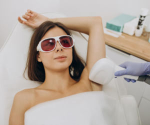 Planujesz depilację laserową? Sprawdź, jak przygotować skórę i dlaczego warto zacząć jesienią