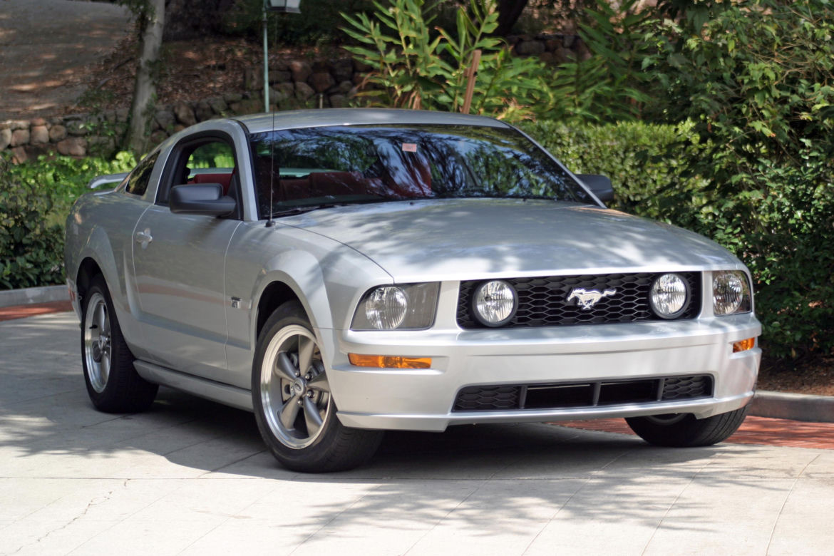 Ford Mustang z 2005