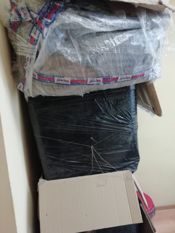 Handlowali podróbkami na bazarze. W ofercie zegarki, perfumy, ubrania znanych marek 