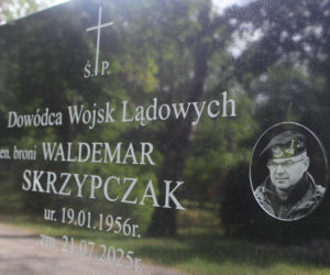 Grób gen. Skrzypczaka w pierwszą rocznicę śmierci