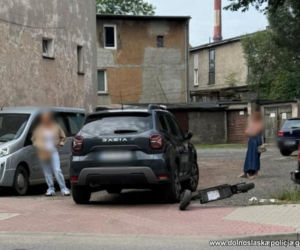 Kolizja osobówki z hulajnogą elektryczną