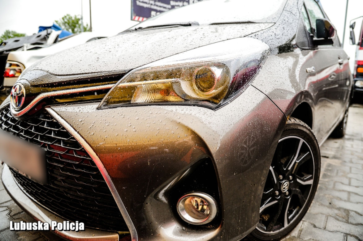 Toyota Yaris Hybrid i Mazda CX-5 odzyskane przez kryminalnych