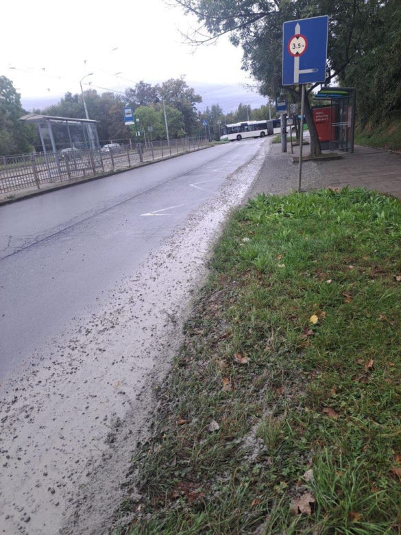 Betonowa "ścieżka" ciągnęła się prawie kilometr