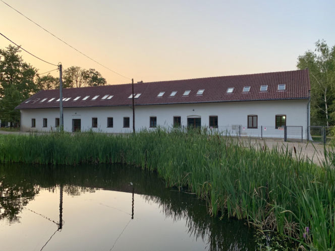 Jedno z najpiękniejszych miast w Małopolsce leży obok Krakowa. Zachwyca zabytkowym dworem