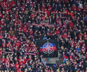 Kibice Wisły Kraków podpalili własny stadion