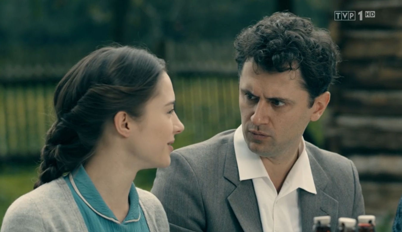 Stulecie Winnych sezon 3, odc. 28: Ewa (Sonia Mietielica), Benito "Benek" (Bartłomiej Kotschedoff) 