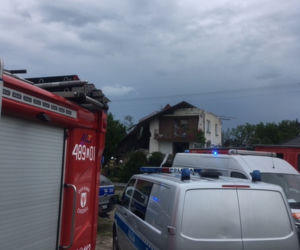 Chodel: WYBUCH GAZU w domu. W środku było siedem osób! TRWA AKCJA RATOWNICZA