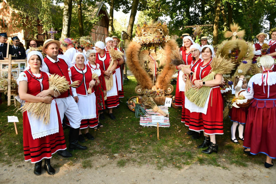 Tłumy na dożynkach w Olsztynku. Zobacz, jak wyglądało tegoroczne święto plonów