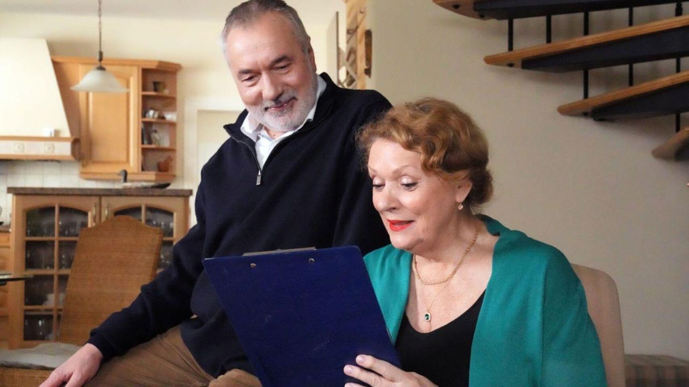 Barwy szczęścia odc. 3161. Józefina Rawiczowa (Elżbieta Jarosik), Andrzej Zastoja-Modelski (Leon Charewicz)