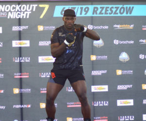 KnockOut Boxing Night 7 w Rzeszowie - trening medialny (Izu Ugonoh)