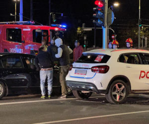 Po pijaku rozbiła mercedesa z wypożyczalni