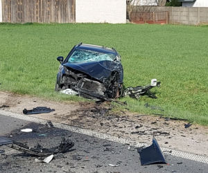 Zablokowana droga krajowa nr 9. TIR zderzył się z autem osobowym