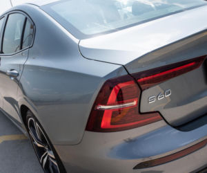 BMW 330i vs Volvo S60 T5