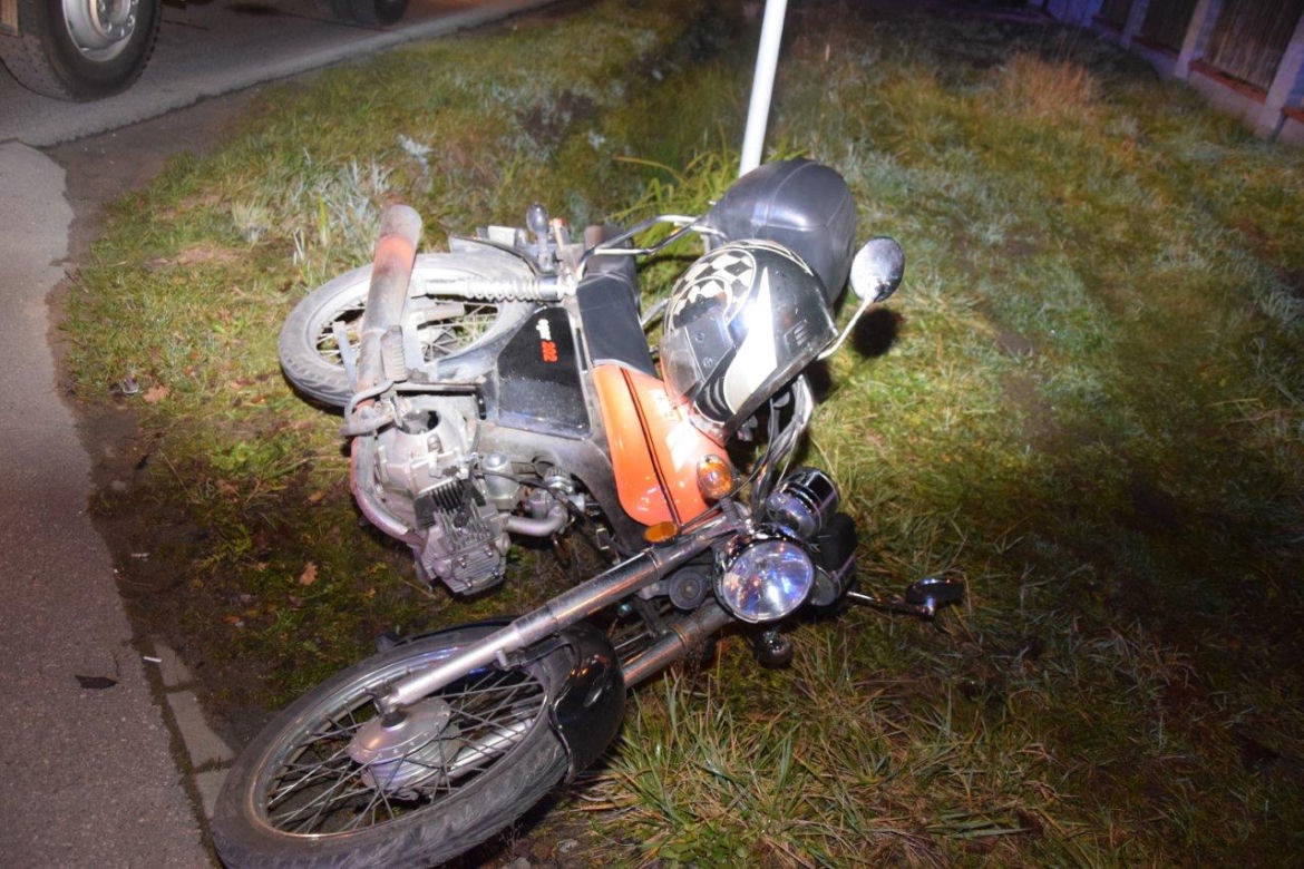 Wypadek z udziałem motorowerzysty w Woli Rzędzińskiej